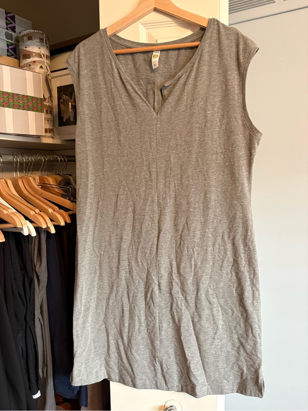Lole Gray Sleeveless V-Neck Women’s Dress